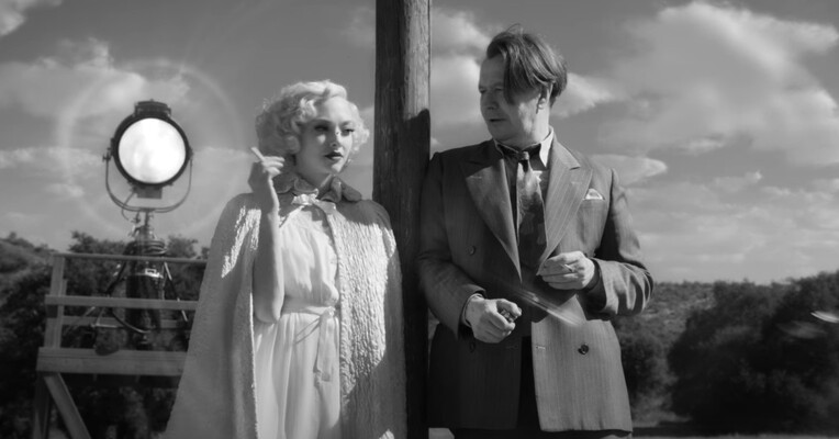 منک - پس‌زمینه