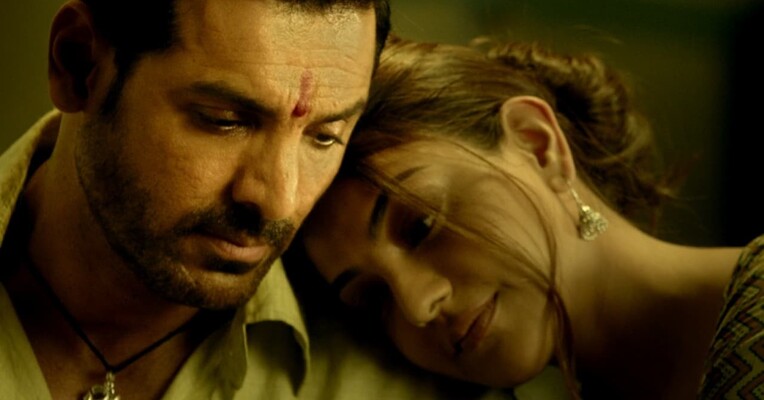 حماسه بمبئی - پس‌زمینه