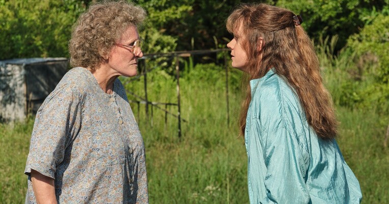 میراث پشت کوه نشینان - پس‌زمینه