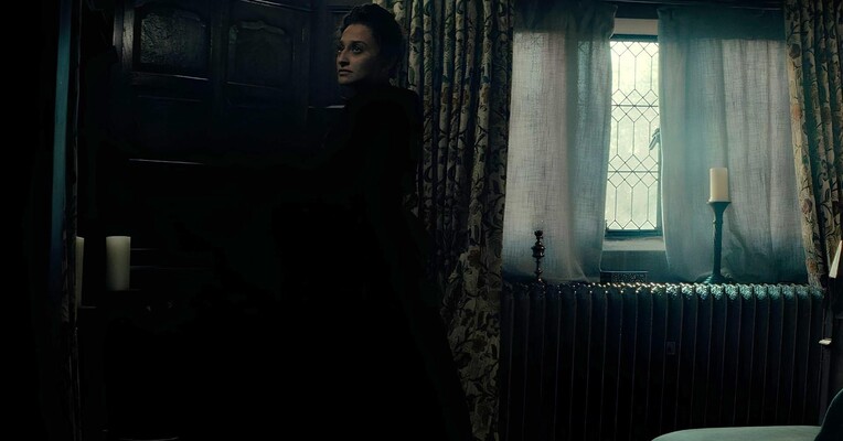 هیولای زیر پای ما - پس‌زمینه