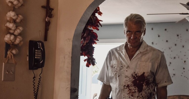 مرد تحت تعقیب - پس‌زمینه