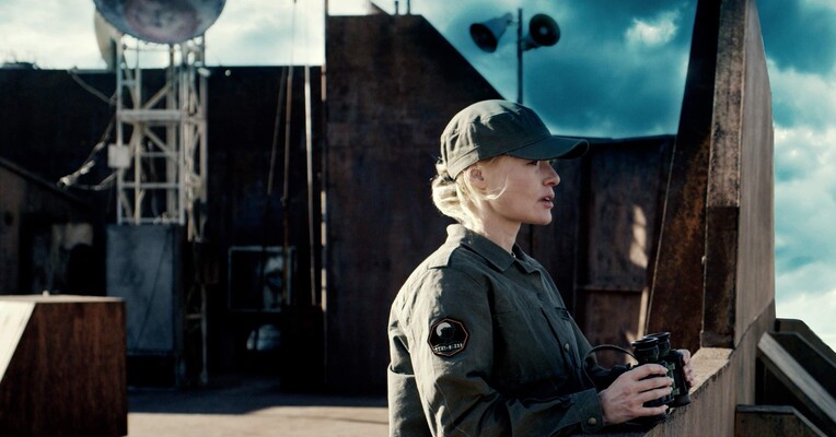 آخرین نگهبان - پس‌زمینه