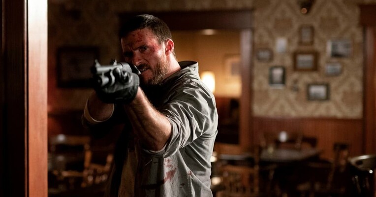 خطرناک - پس‌زمینه