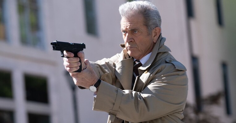 مأمور بازی - پس‌زمینه