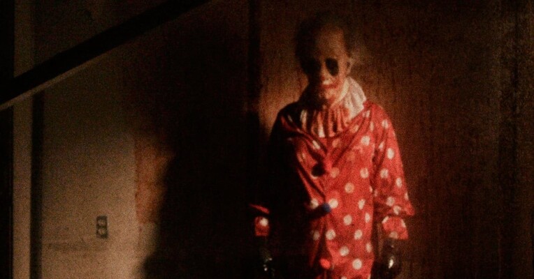 دلقک چروکیده - پس‌زمینه