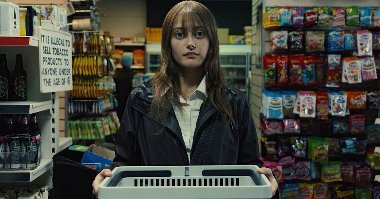 خواستنی - پس‌زمینه