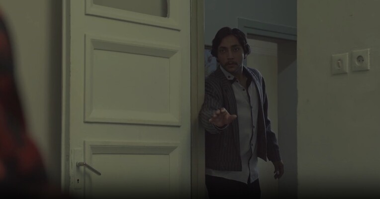 به رنگ بی رنگ - پس‌زمینه