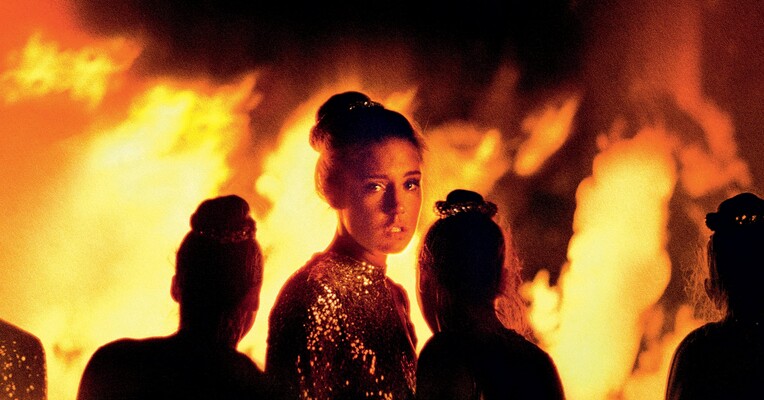 پنج شیطان - پس‌زمینه