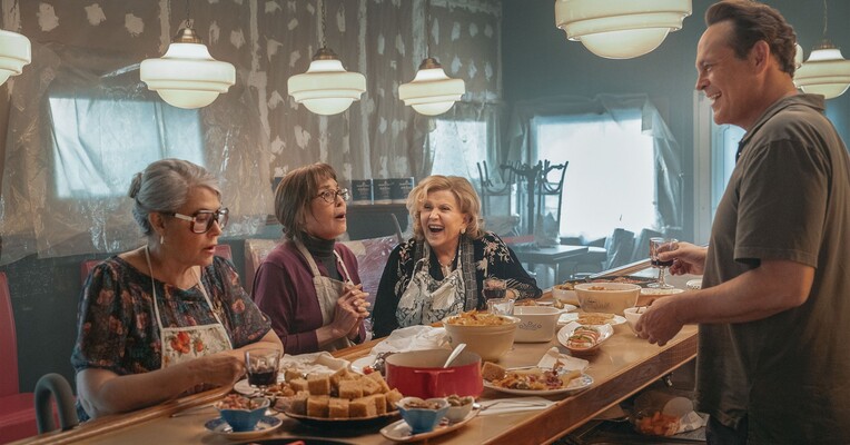 مامان بزرگ ها - پس‌زمینه