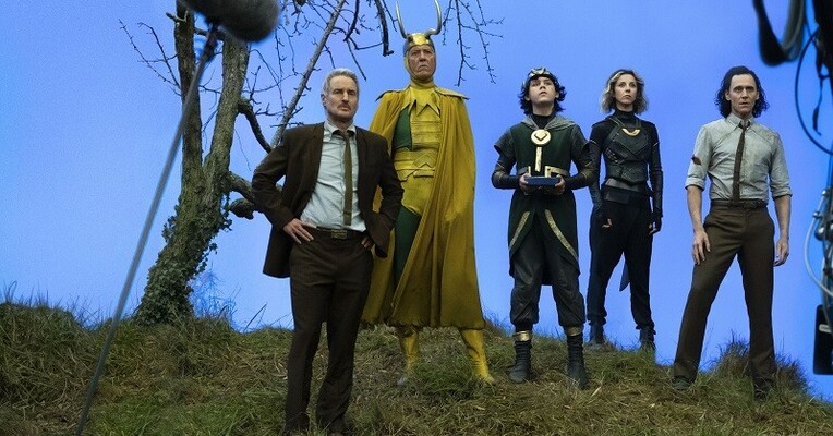 پشت صحنه استودیوی مارول - پس‌زمینه