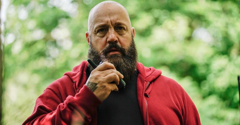 بکی - پس‌زمینه