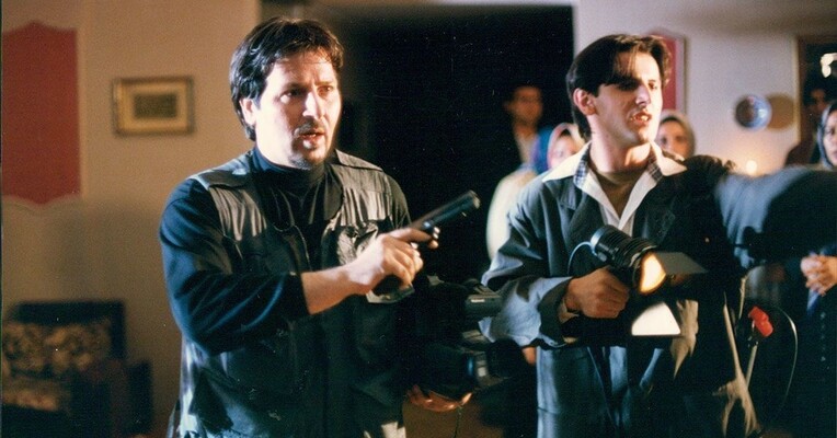 دست‌های آلوده - پس‌زمینه