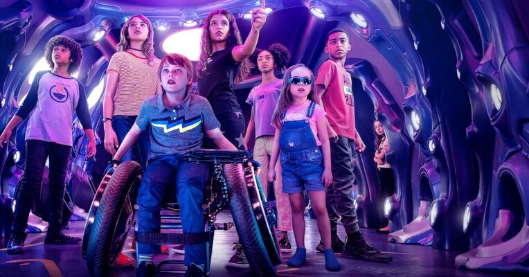 می‌توانیم قهرمان باشیم - پس‌زمینه