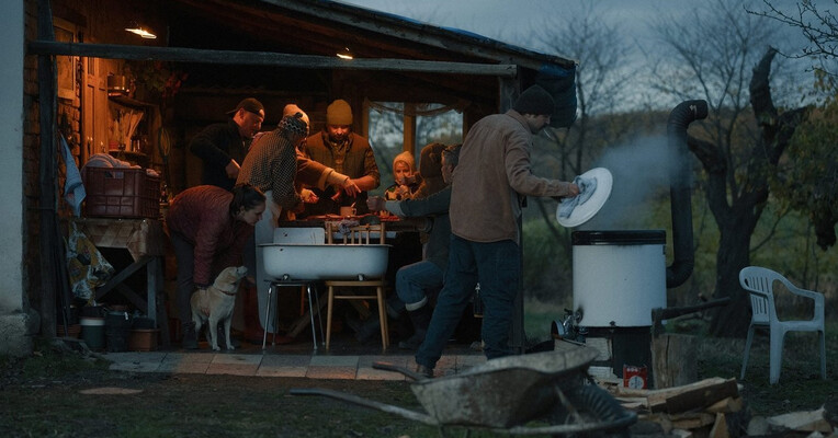 ماجرا در مزرعه: مرگ خوک - پس‌زمینه