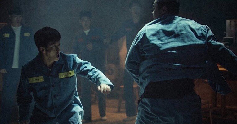 کوسه: آغاز - پس‌زمینه