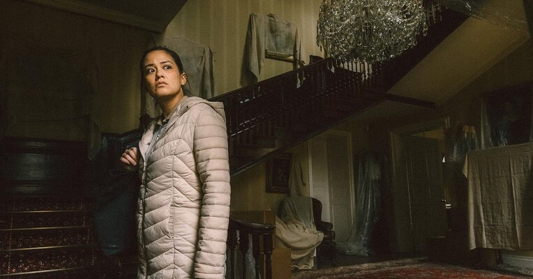 گریس خشمگین - پس‌زمینه