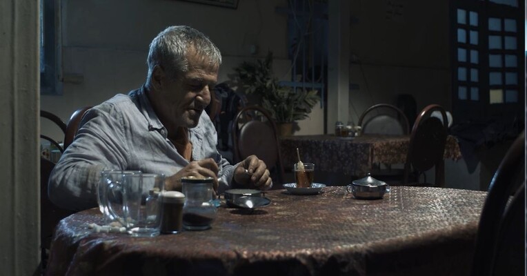 چک - پس‌زمینه