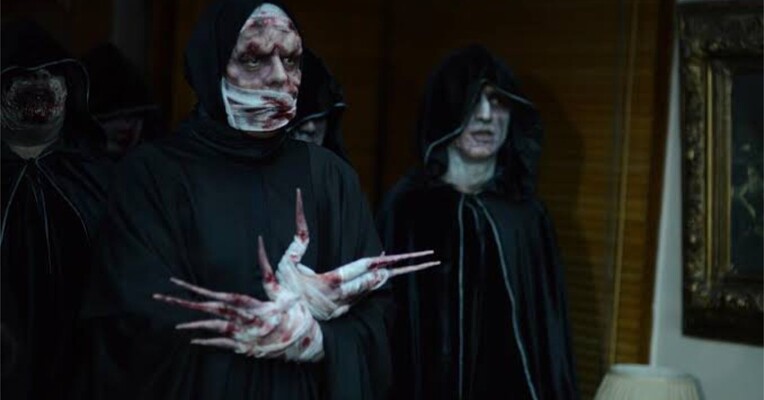 مگی - پس‌زمینه