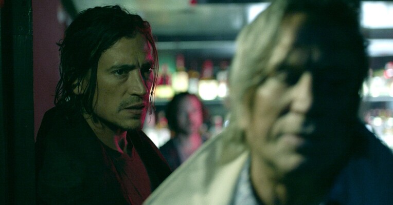 نامطلوب - پس‌زمینه