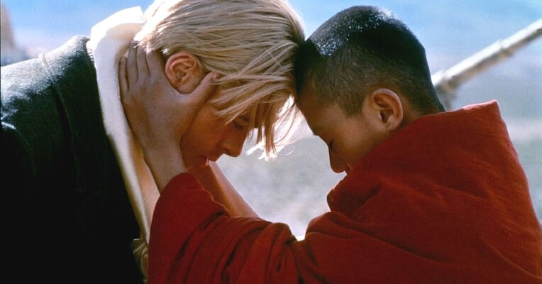 هفت سال در تبت - پس‌زمینه