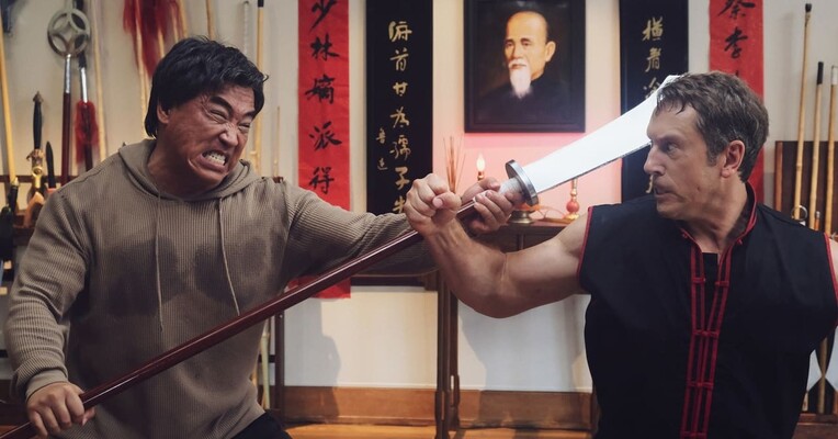 ببرهای کاغذی - پس‌زمینه