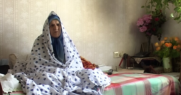 مادر جبهه ها - پس‌زمینه