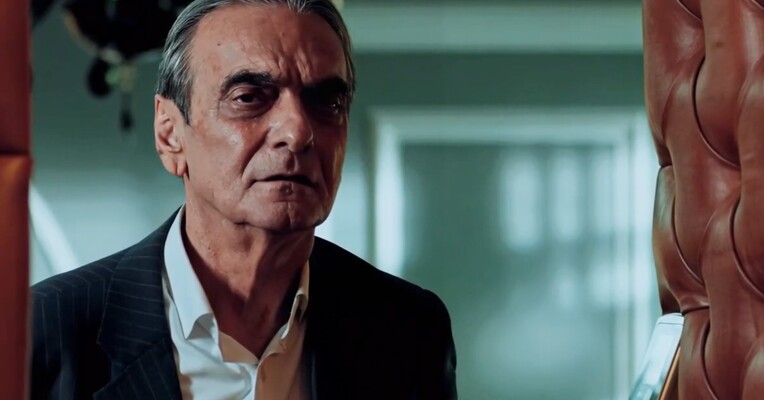 سایه باز (خلاصه فصل اول) - پس‌زمینه