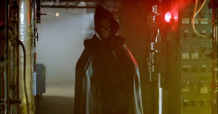 مرد اسکلتی - پس‌زمینه