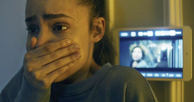 پرنده آوازخوان - پس‌زمینه