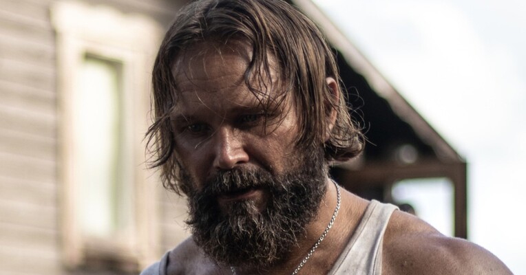 سقوط آخرین مرد - پس‌زمینه