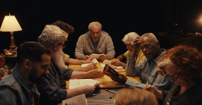 نور شبح - پس‌زمینه