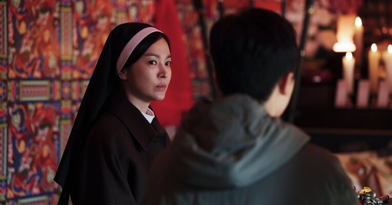 راهبه های سیاه - پس‌زمینه