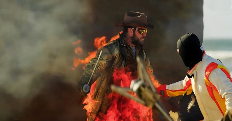 اکشن - پس‌زمینه