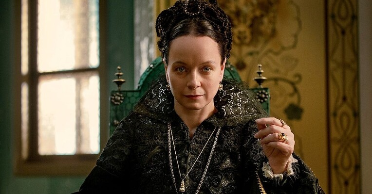 ملکه اهریمنی - پس‌زمینه