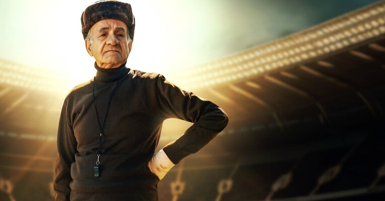 پرویز خان - پس‌زمینه