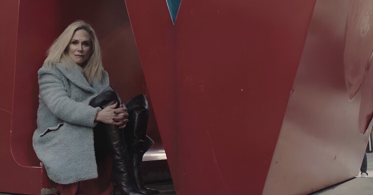 ایکسونامی - پس‌زمینه