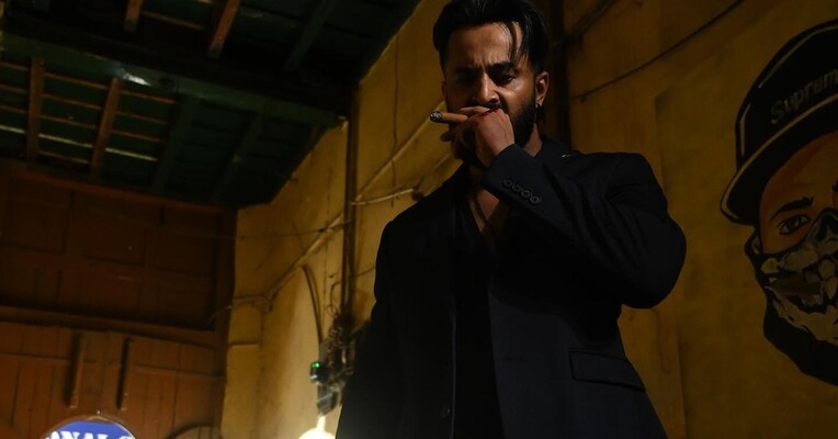 مارکو - پس‌زمینه