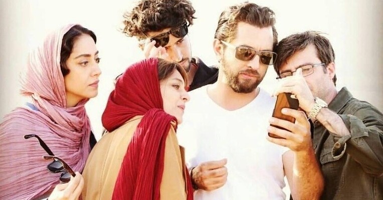 زرد - پس‌زمینه