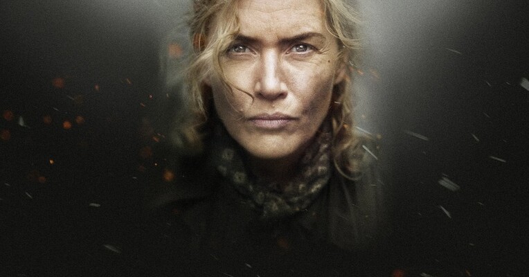 لی - پس‌زمینه