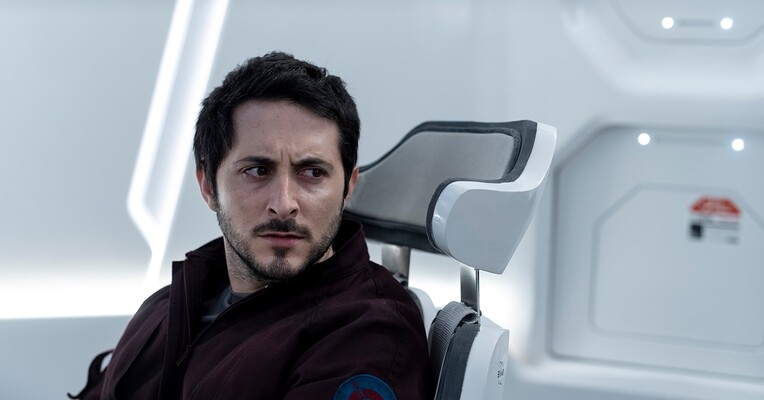 قلاب سنگ - پس‌زمینه