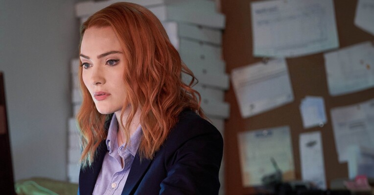 رازهای آرورا تیگاردن: درسی در قتل - پس‌زمینه