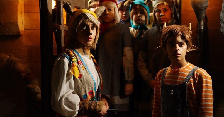 پیشونی سفید 3 - پس‌زمینه