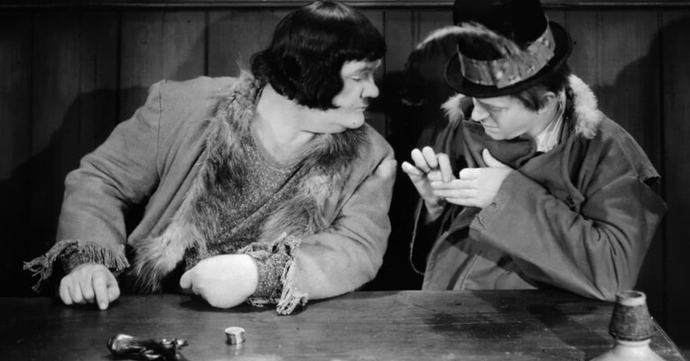 دختر کولی - پس‌زمینه