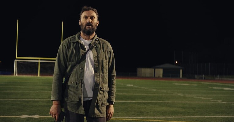 گدر از شب - پس‌زمینه