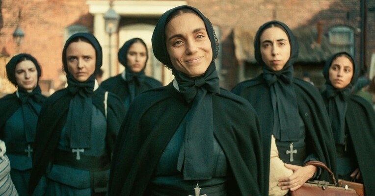 کابرینی - پس‌زمینه