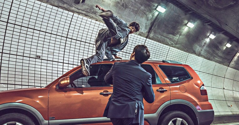 هیتمن: مامور جون - پس‌زمینه