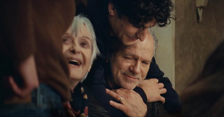 هفت اورنگ - پس‌زمینه