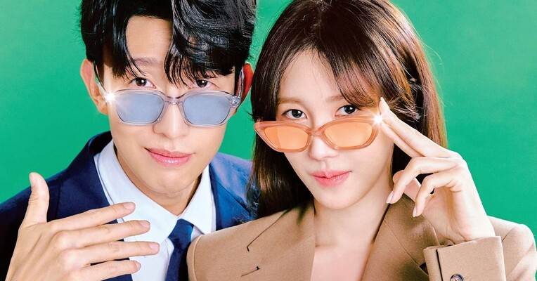 ملکه طلاق - پس‌زمینه