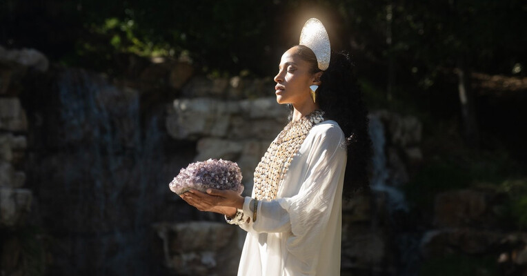 بمان - پس‌زمینه