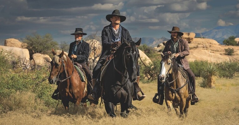 پناهگاه دور - پس‌زمینه